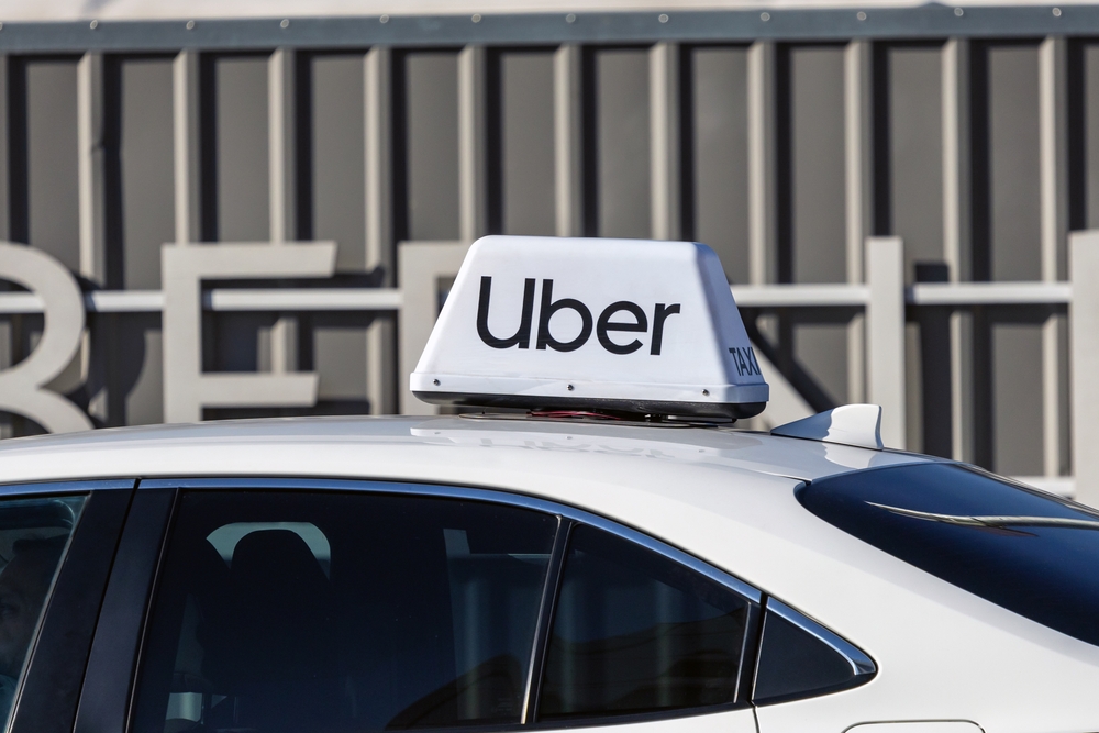 Uber Schild auf Auto